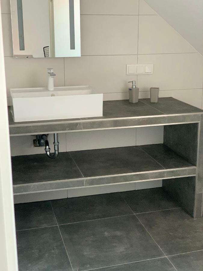 ארפורט Gaestehaus Gluecksmoment מראה חיצוני תמונה